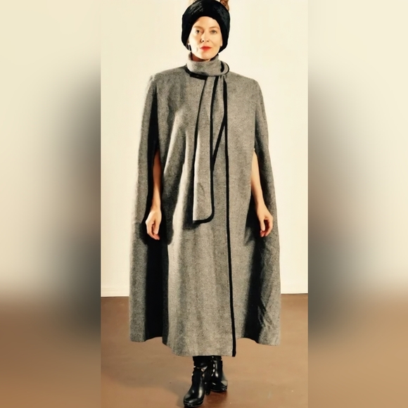 Vintage Wool Cape - Picture 7 of 8